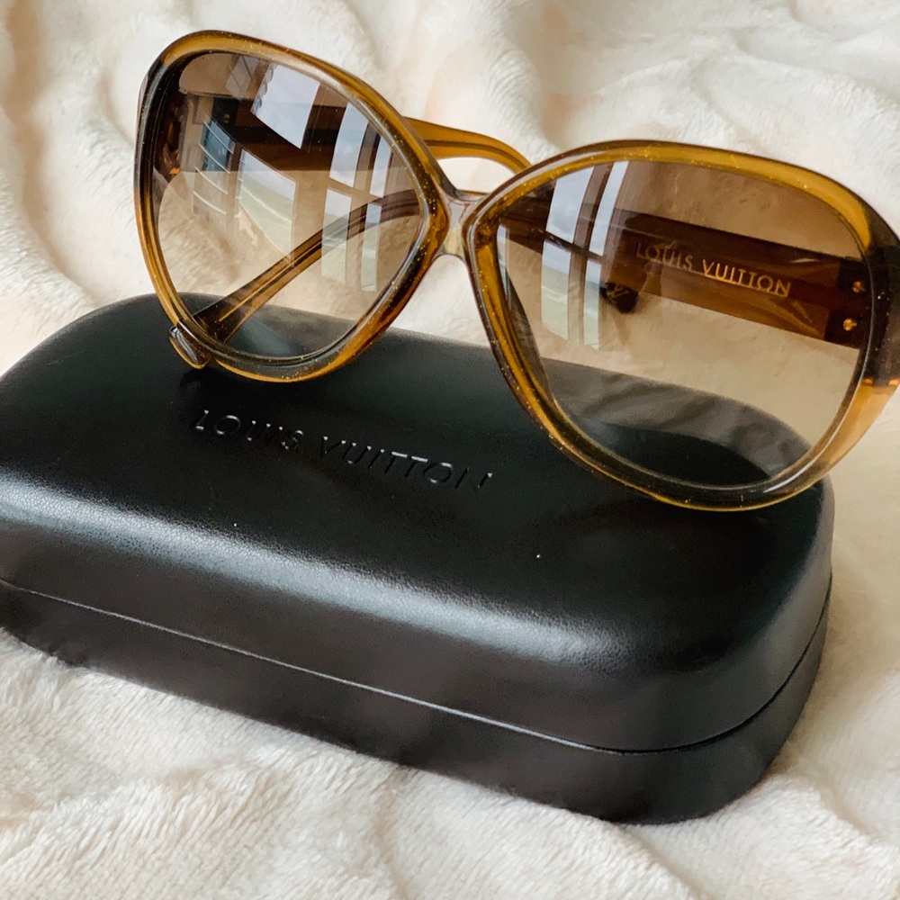 Louis Vuitton oversized sunglasses